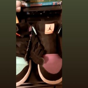 Boy tennis shoe jordans